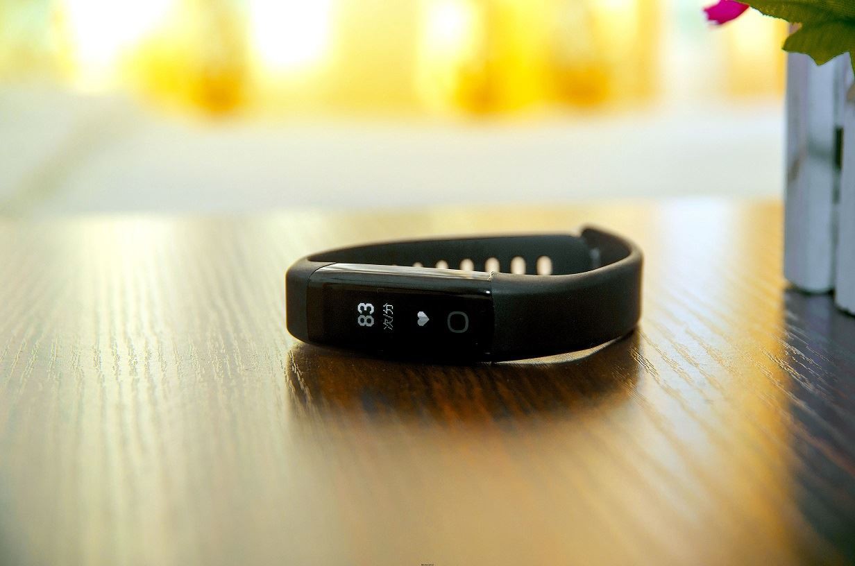 Smart sports bracelets